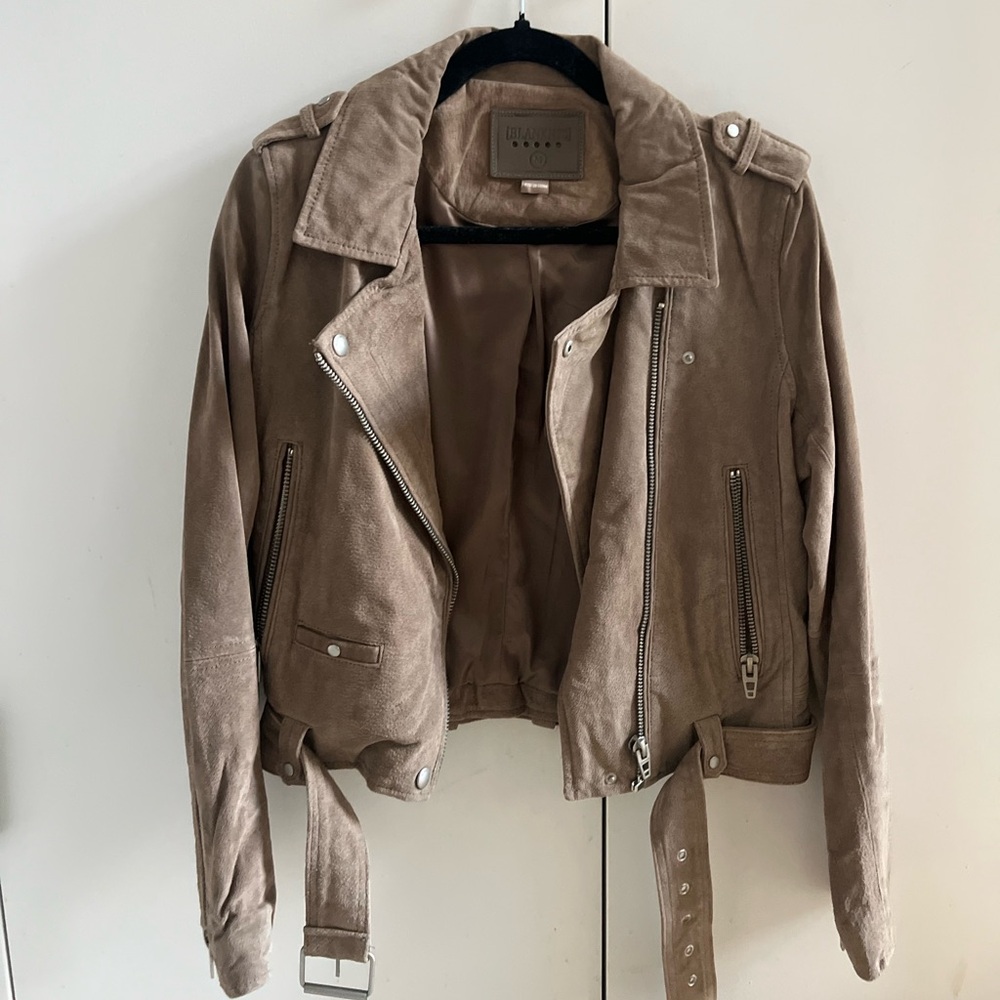BlankNYC Moto suede cropped jacket in sand stoner